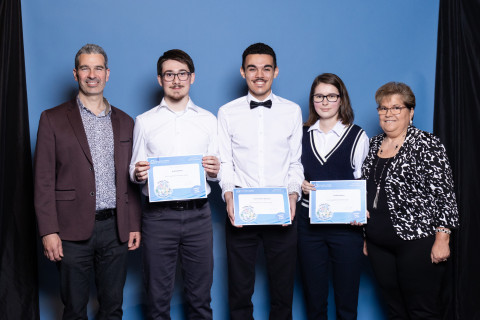 Gagnants ANGLAIS – Distinctions 2e année